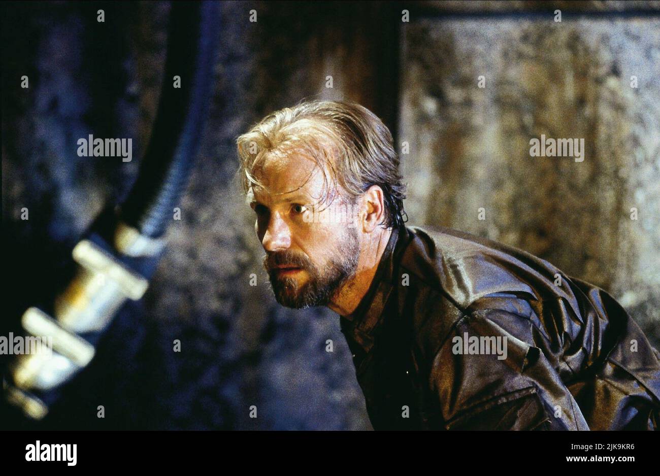 William Hurt Film: Lost In Space (USA 1998) Characters: Prof. John Robinson  Director: Stephen Hopkins 03 April 1998   **WARNING** This Photograph is for editorial use only and is the copyright of NEW LINE CINEMA and/or the Photographer assigned by the Film or Production Company and can only be reproduced by publications in conjunction with the promotion of the above Film. A Mandatory Credit To NEW LINE CINEMA is required. The Photographer should also be credited when known. No commercial use can be granted without written authority from the Film Company. Stock Photo