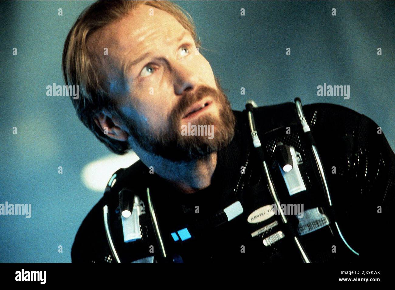 William Hurt Film: Lost In Space (USA 1998) Characters: Prof. John Robinson  Director: Stephen Hopkins 03 April 1998   **WARNING** This Photograph is for editorial use only and is the copyright of NEW LINE CINEMA and/or the Photographer assigned by the Film or Production Company and can only be reproduced by publications in conjunction with the promotion of the above Film. A Mandatory Credit To NEW LINE CINEMA is required. The Photographer should also be credited when known. No commercial use can be granted without written authority from the Film Company. Stock Photo