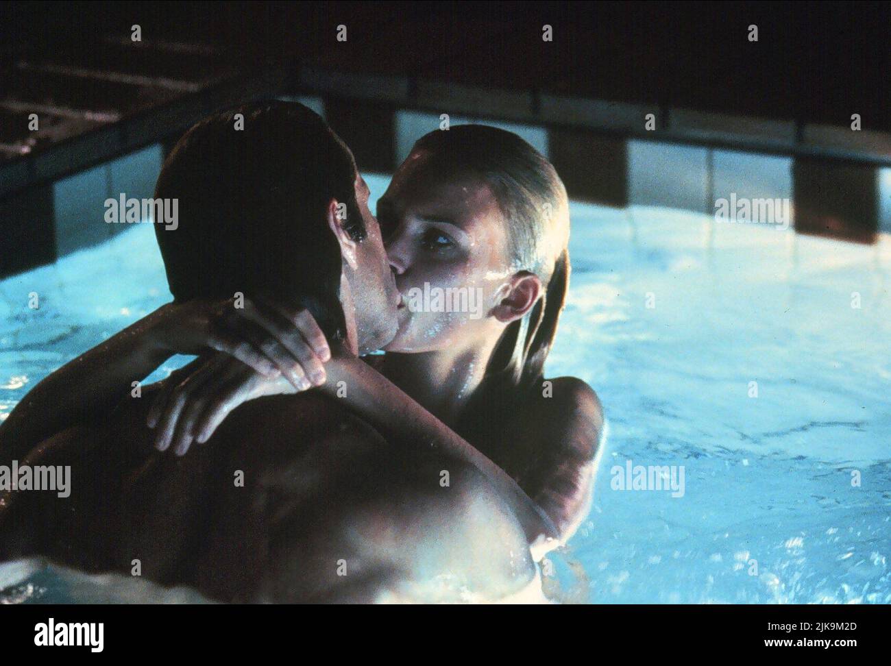 Whip Hubley,Natasha Henstridge Film: Species (USA 1995) Characters: John Carey,Sil  Director: Roger Donaldson 07 July 1995   **WARNING** This Photograph is for editorial use only and is the copyright of MGM and/or the Photographer assigned by the Film or Production Company and can only be reproduced by publications in conjunction with the promotion of the above Film. A Mandatory Credit To MGM is required. The Photographer should also be credited when known. No commercial use can be granted without written authority from the Film Company. Stock Photo