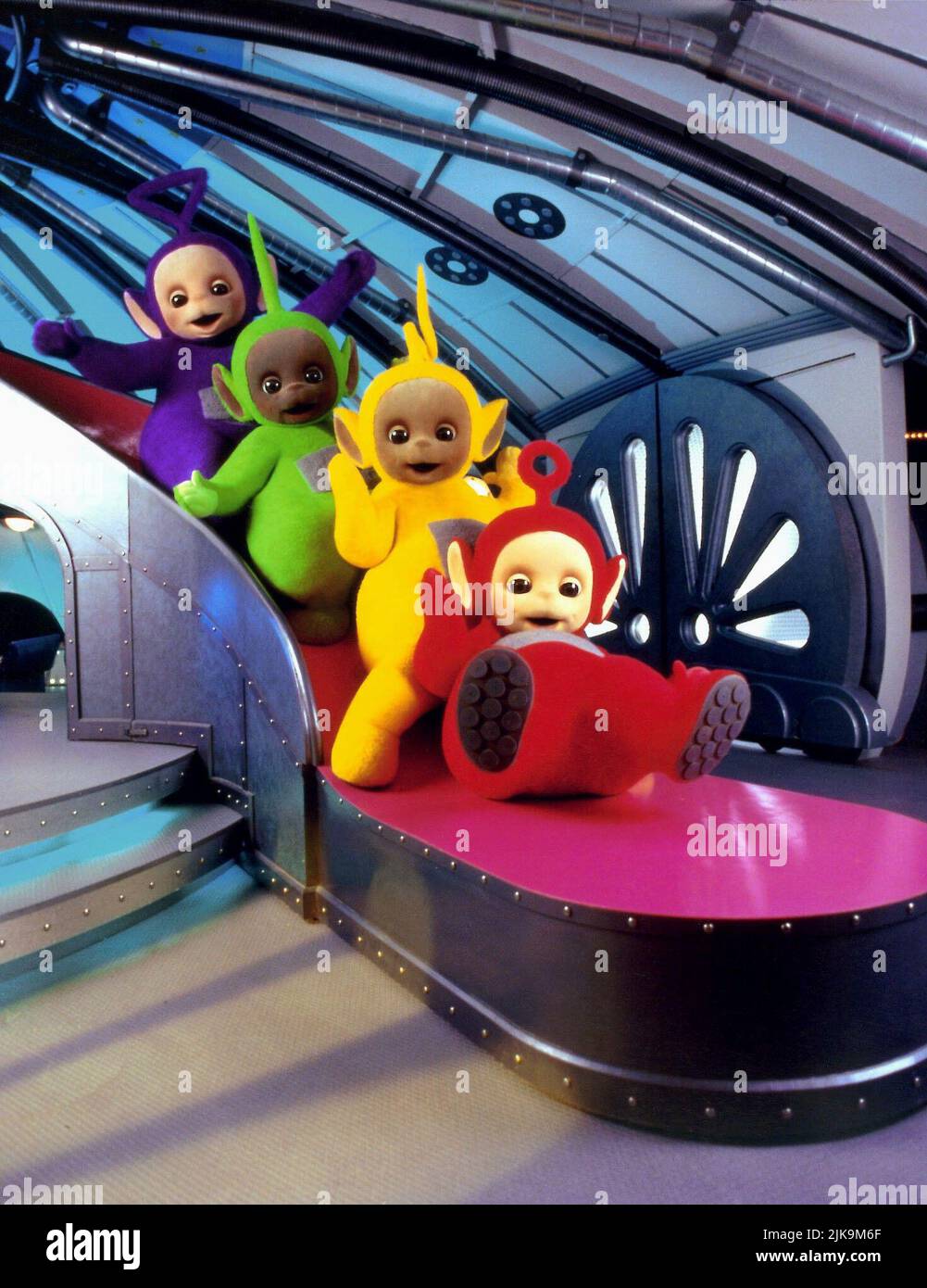 Tinky-Winky, Laa-Laa, Dipsy & Po Television: Teletubbies (TV-Serie)   Uk 1997–2001, 24 March 1997   **WARNING** This Photograph is for editorial use only and is the copyright of BBC and/or the Photographer assigned by the Film or Production Company and can only be reproduced by publications in conjunction with the promotion of the above Film. A Mandatory Credit To BBC is required. The Photographer should also be credited when known. No commercial use can be granted without written authority from the Film Company. Stock Photo