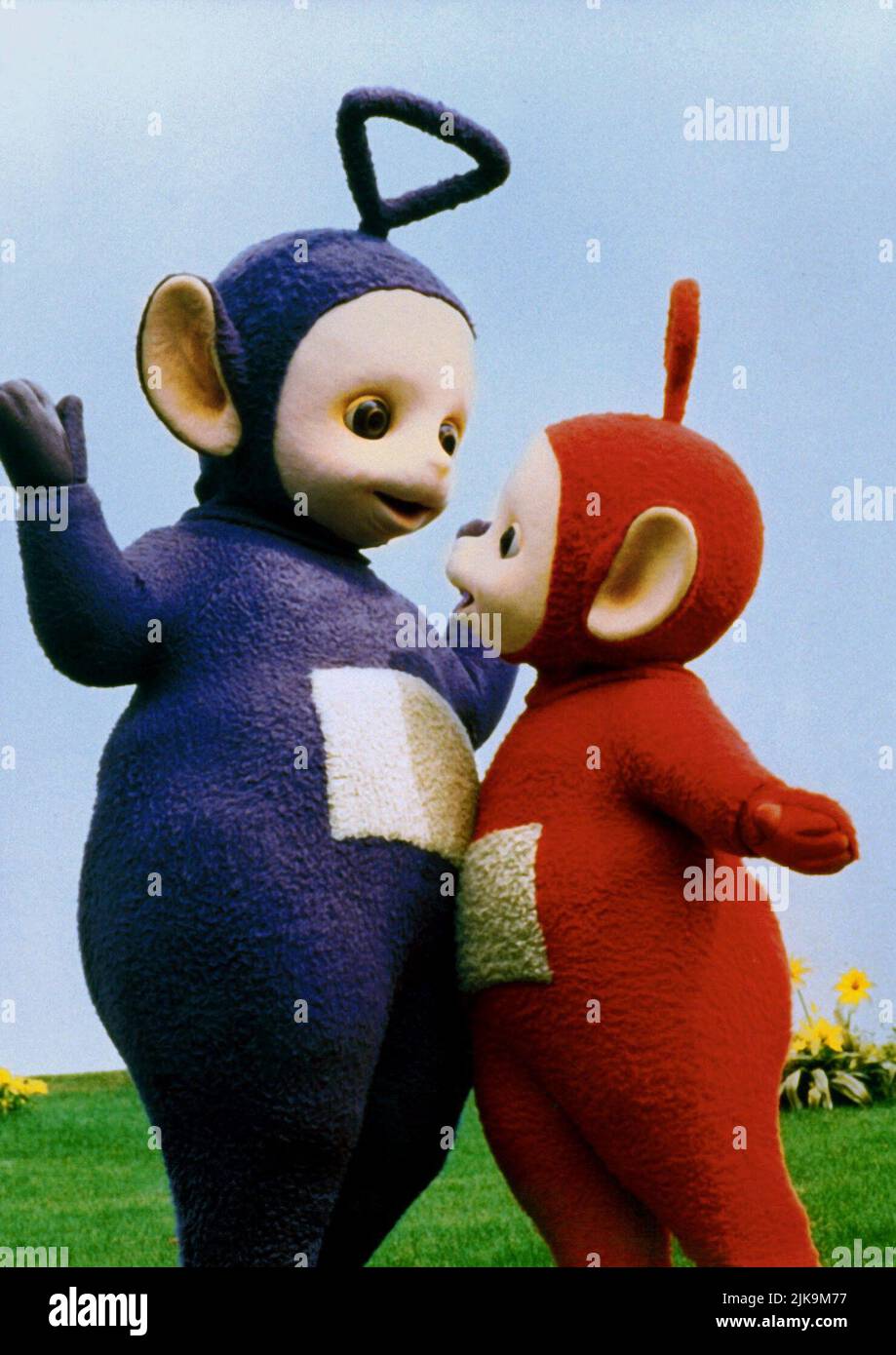 Tinky-Winky & Po Television: Teletubbies (TV-Serie)   Uk 1997–2001, 24 March 1997   **WARNING** This Photograph is for editorial use only and is the copyright of BBC and/or the Photographer assigned by the Film or Production Company and can only be reproduced by publications in conjunction with the promotion of the above Film. A Mandatory Credit To BBC is required. The Photographer should also be credited when known. No commercial use can be granted without written authority from the Film Company. Stock Photo