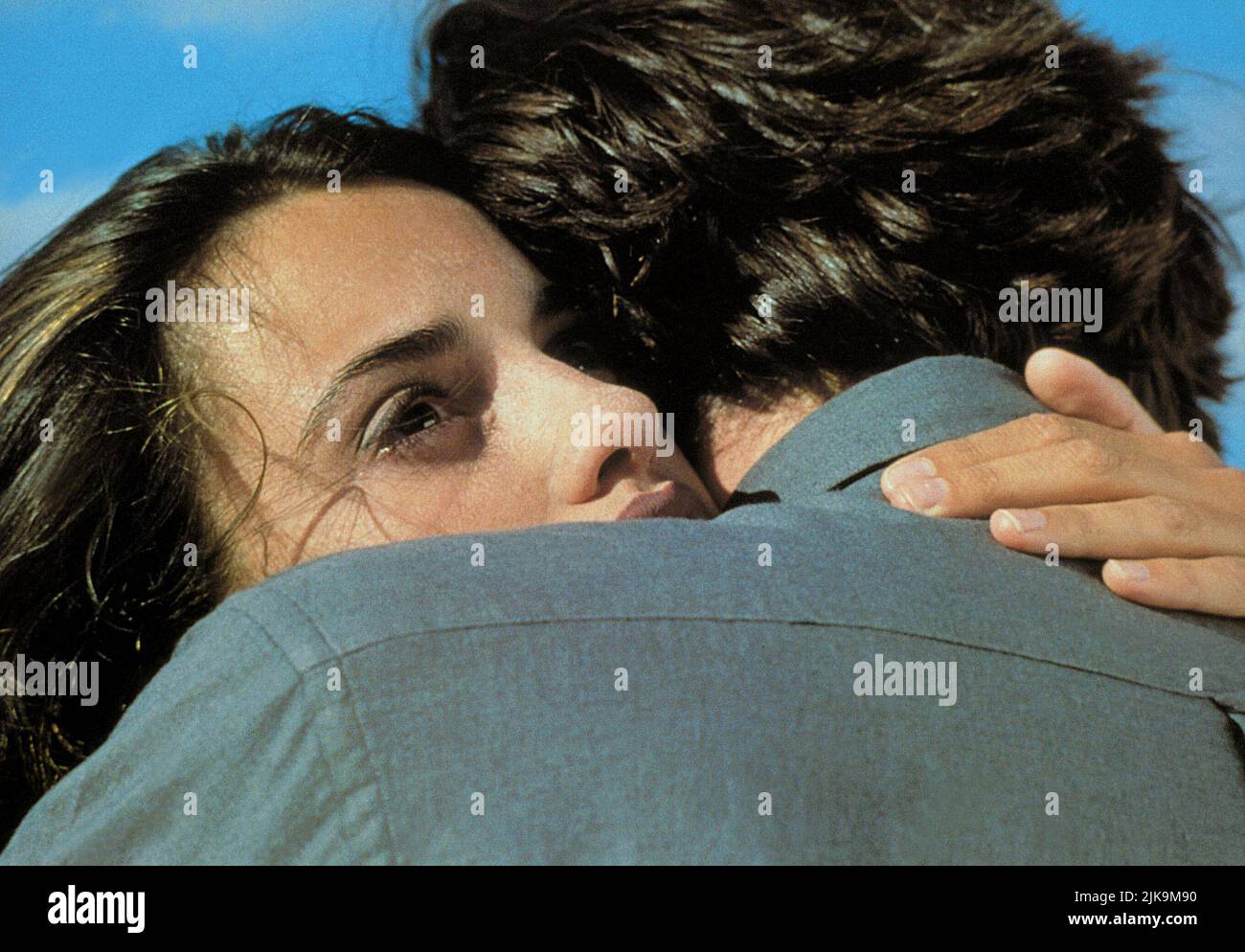 Penelope cruz open eyes 1997 hi-res stock photography and images - Alamy