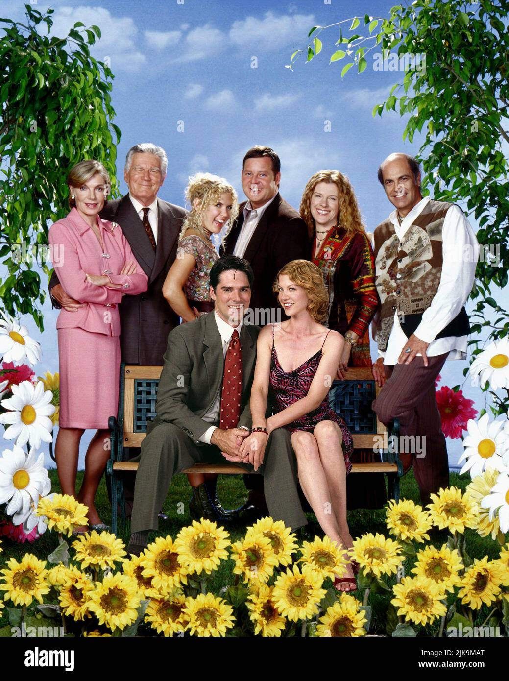 Susan Sullivan, Ryan Mitchell, Shae D'Lynn, Thomas Gibson, Joel Murray, Jenna Elfman, Mimi Kennedy, Alan Rachins Television: Dharma & Greg (TV-Serie) Characters: Kitty Montgomery,,,Greg Montgomery,Pete Cavanaugh,Dharma Finklestein Montgomery,Abby O'Neil,Larry Finkelstein  Usa 1997–2002, 24 September 1997   **WARNING** This Photograph is for editorial use only and is the copyright of 20TH CENTURY FOX TV and/or the Photographer assigned by the Film or Production Company and can only be reproduced by publications in conjunction with the promotion of the above Film. A Mandatory Credit To 20TH CENT Stock Photo