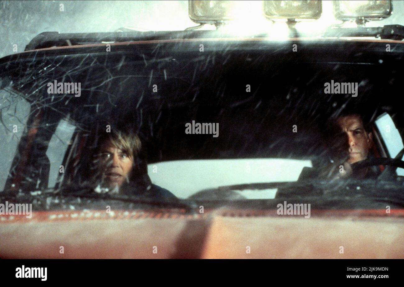 Linda Hamilton & Pierce Brosnan Film: Dante'S Peak (USA 1997