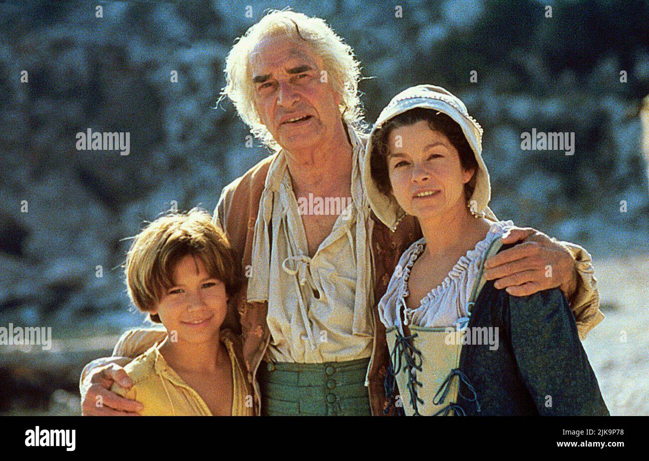 Jonathan Taylor Thomas, Martin Landau & Genevieve Bujold Film: The Adventures Of Pinocchio (USA/UK/FR/DE/CZ 1996) Characters: Pinocchio,Geppetto,Leona  Director: Steve Barron 26 July 1996   **WARNING** This Photograph is for editorial use only and is the copyright of NEW LINE CINEMA and/or the Photographer assigned by the Film or Production Company and can only be reproduced by publications in conjunction with the promotion of the above Film. A Mandatory Credit To NEW LINE CINEMA is required. The Photographer should also be credited when known. No commercial use can be granted without written Stock Photo