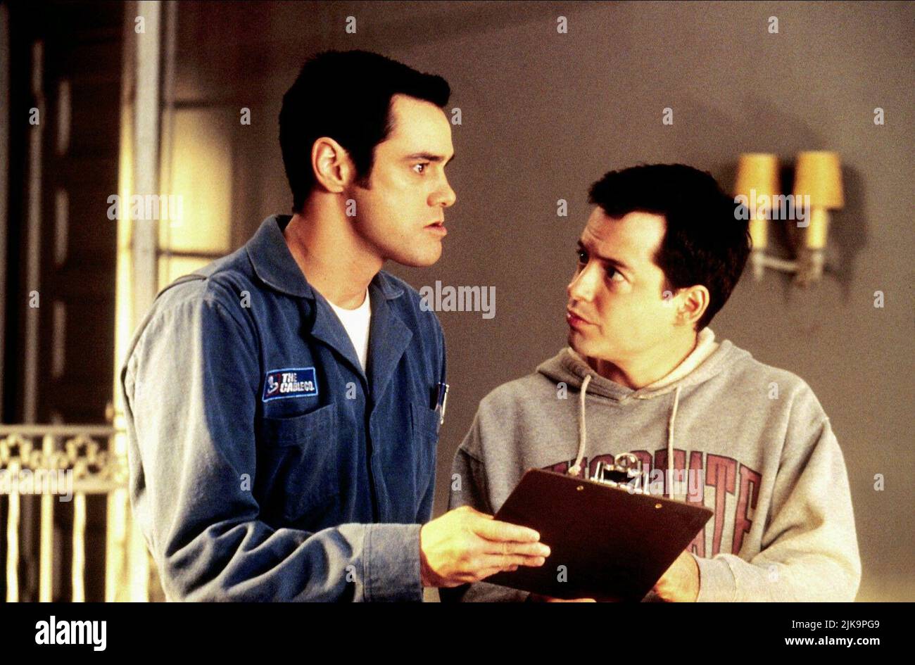 Jim Carrey & Matthew Broderick Film: The Cable Guy (USA 1996) Characters: The Cable Guy & Steven M. Kovacs  Director: Ben Stiller 10 June 1996   **WARNING** This Photograph is for editorial use only and is the copyright of COLUMBIA and/or the Photographer assigned by the Film or Production Company and can only be reproduced by publications in conjunction with the promotion of the above Film. A Mandatory Credit To COLUMBIA is required. The Photographer should also be credited when known. No commercial use can be granted without written authority from the Film Company. Stock Photo
