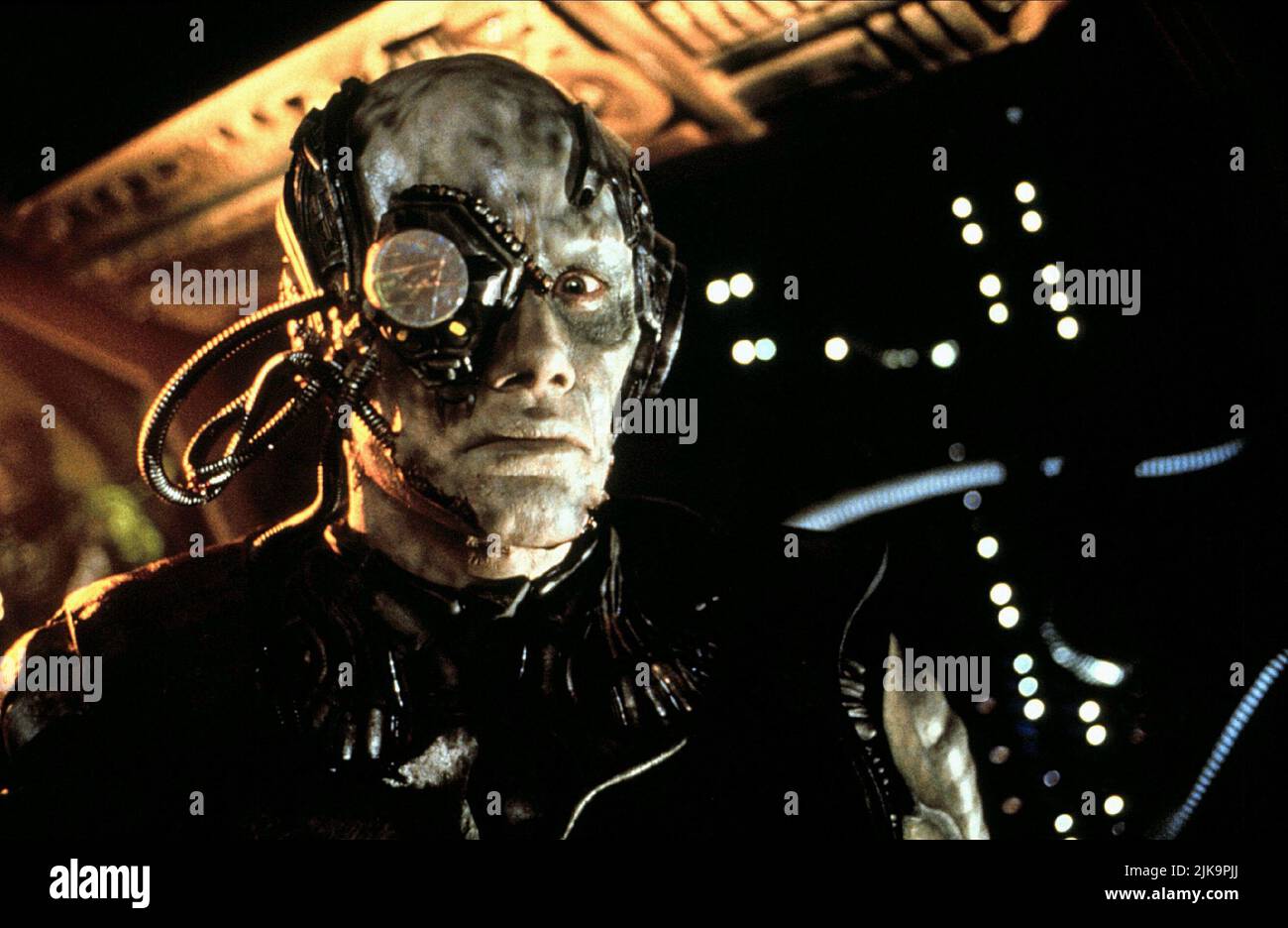 Borg Film: Star Trek: First Contact (USA 1996) Characters: Borg  / Star Trek Viii Director: Jonathan Frakes 18 November 1996   **WARNING** This Photograph is for editorial use only and is the copyright of PARAMOUNT and/or the Photographer assigned by the Film or Production Company and can only be reproduced by publications in conjunction with the promotion of the above Film. A Mandatory Credit To PARAMOUNT is required. The Photographer should also be credited when known. No commercial use can be granted without written authority from the Film Company. Stock Photo