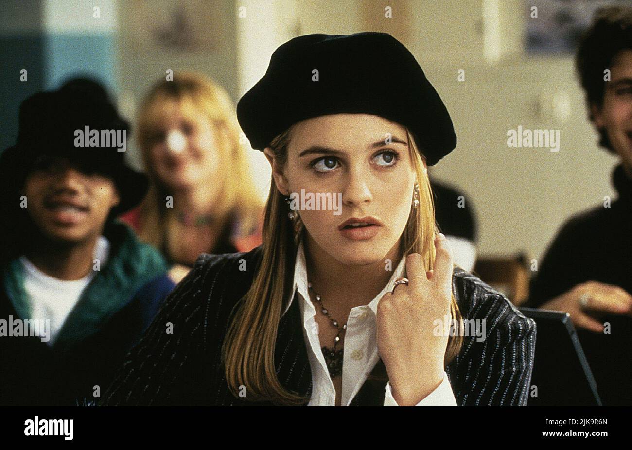 Alicia Silverstone Film: Clueless (USA 1995) Characters: Cher Horowitz  Director: Amy Heckerling 19 July 1995   **WARNING** This Photograph is for editorial use only and is the copyright of PARAMOUNT PICTURES and/or the Photographer assigned by the Film or Production Company and can only be reproduced by publications in conjunction with the promotion of the above Film. A Mandatory Credit To PARAMOUNT PICTURES is required. The Photographer should also be credited when known. No commercial use can be granted without written authority from the Film Company. Stock Photo