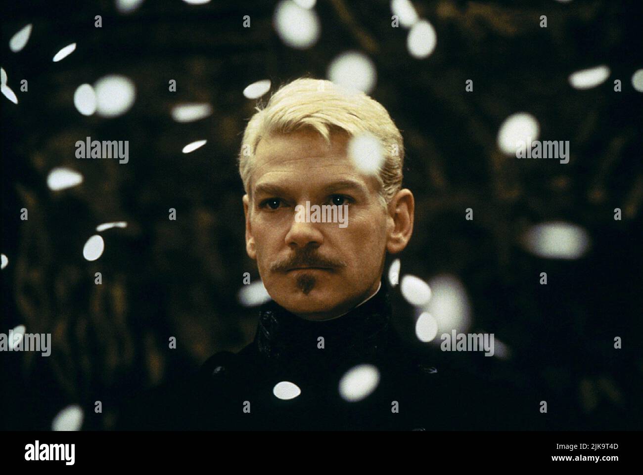 Kenneth Branagh Film: Hamlet (UK/USA 1996) Characters: Hamlet  Director: Kenneth Branagh 25 December 1996   **WARNING** This Photograph is for editorial use only and is the copyright of COLUMBIA and/or the Photographer assigned by the Film or Production Company and can only be reproduced by publications in conjunction with the promotion of the above Film. A Mandatory Credit To COLUMBIA is required. The Photographer should also be credited when known. No commercial use can be granted without written authority from the Film Company. Stock Photo