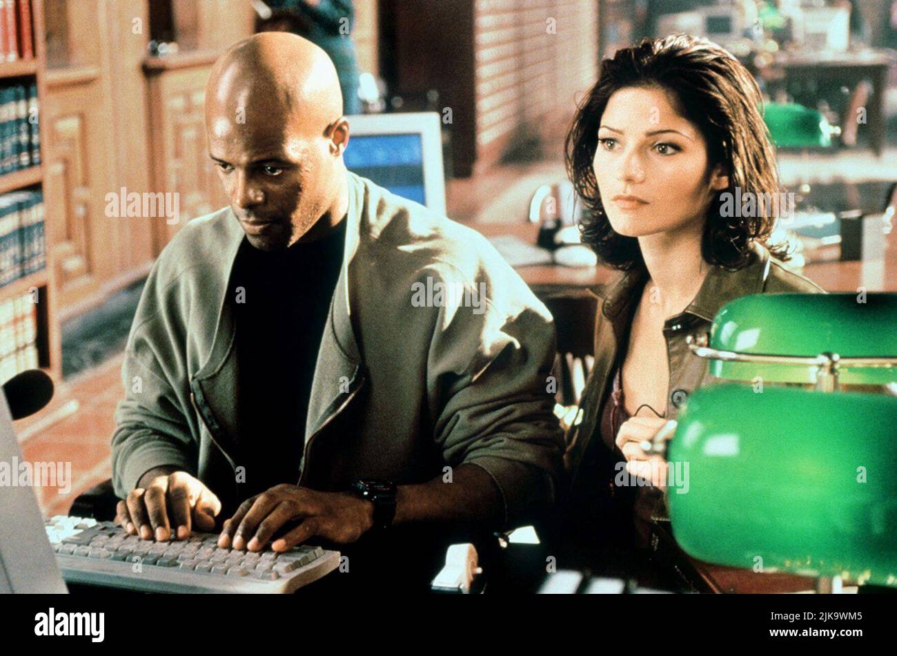Keenen Ivory Wayans & Jill Hennessy Film: Most Wanted (1998) Characters: Gunnery Sergeant James Dunn & Dr. Victoria Constantini  Director: David Hogan 10 October 1997   **WARNING** This Photograph is for editorial use only and is the copyright of NEW LINE and/or the Photographer assigned by the Film or Production Company and can only be reproduced by publications in conjunction with the promotion of the above Film. A Mandatory Credit To NEW LINE is required. The Photographer should also be credited when known. No commercial use can be granted without written authority from the Film Company. Stock Photo