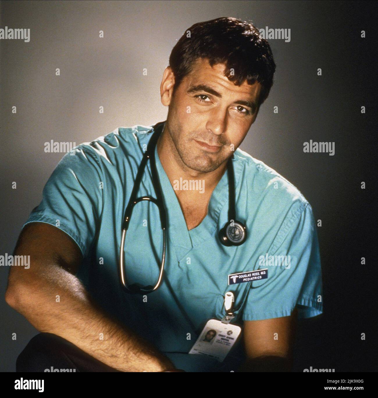 George Clooney Television: Er : Season 3; E.R. (TV-Serie) Characters: Dr. Doug Ross  Usa 1994-2000, / 3. Staffel, Season 3 26 September 1996   **WARNING** This Photograph is for editorial use only and is the copyright of WARNER BROS. TELEVISION and/or the Photographer assigned by the Film or Production Company and can only be reproduced by publications in conjunction with the promotion of the above Film. A Mandatory Credit To WARNER BROS. TELEVISION is required. The Photographer should also be credited when known. No commercial use can be granted without written authority from the Film Company Stock Photo