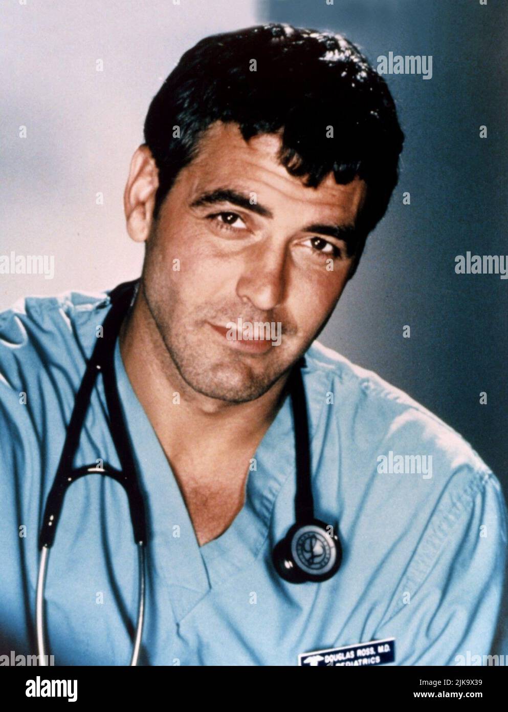 George Clooney Television: Er : Season 3; E.R. (TV-Serie) Characters: Dr. Doug Ross  Usa 1994-2000, / 3. Staffel, Season 3 26 September 1996   **WARNING** This Photograph is for editorial use only and is the copyright of WARNER BROS. TELEVISION and/or the Photographer assigned by the Film or Production Company and can only be reproduced by publications in conjunction with the promotion of the above Film. A Mandatory Credit To WARNER BROS. TELEVISION is required. The Photographer should also be credited when known. No commercial use can be granted without written authority from the Film Company Stock Photo