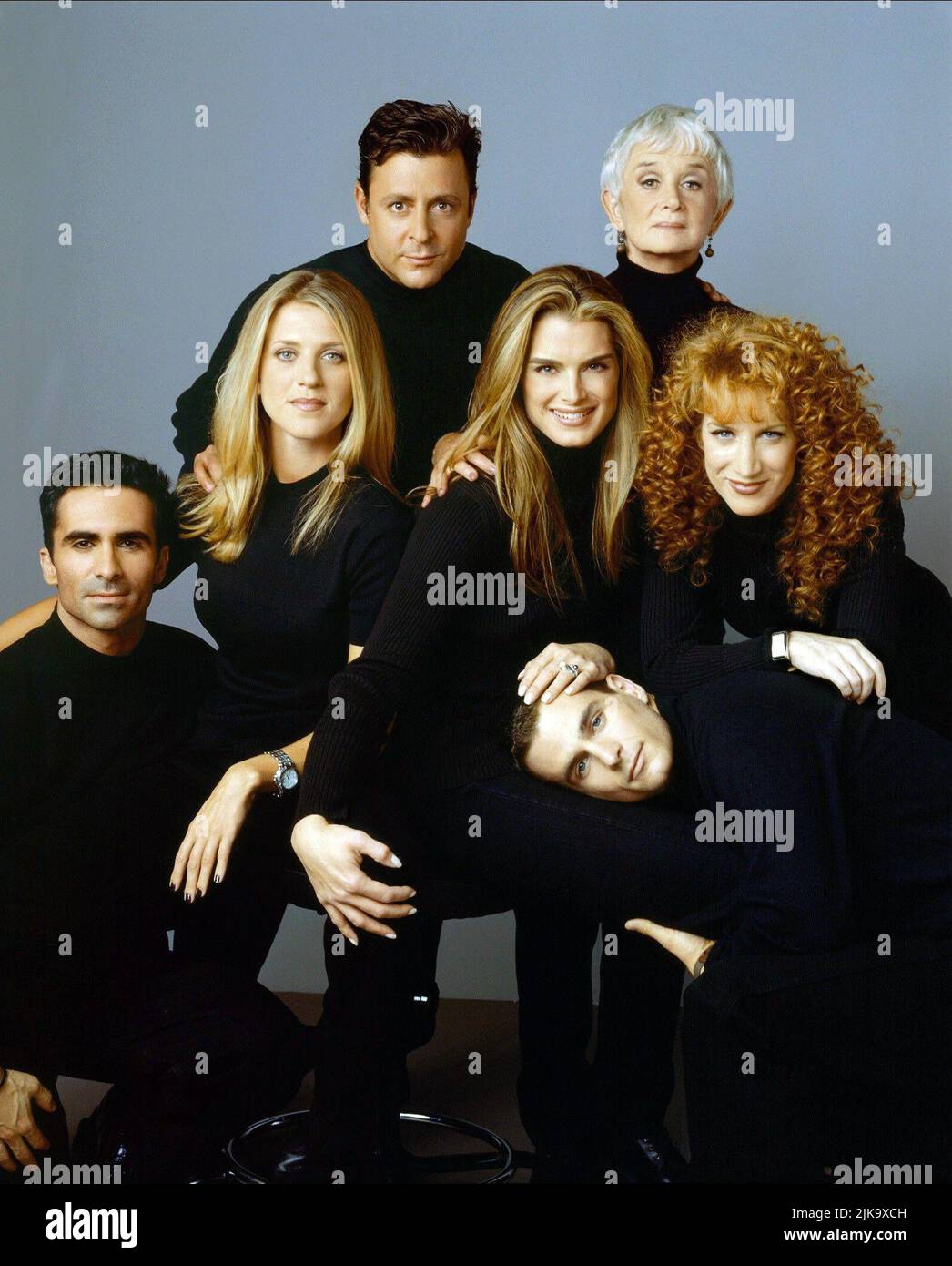 Judd Nelson, Barbara Barrie, Andrea Bendewald, Brooke Shields, Kathy Griffin, Nestor Carbonell & David Strickland Television: Suddenly Susan (TV-SERIE) Characters: Jack Richmond, Helen 'Nana' Keane, Maddy Piper, Susan Keane, Vicki Groener, Luis Rivera, Todd Styles  Usa 1996-2000, 19 September 1996   **WARNING** This Photograph is for editorial use only and is the copyright of WARNER BROS. and/or the Photographer assigned by the Film or Production Company and can only be reproduced by publications in conjunction with the promotion of the above Film. A Mandatory Credit To WARNER BROS. is require Stock Photo
