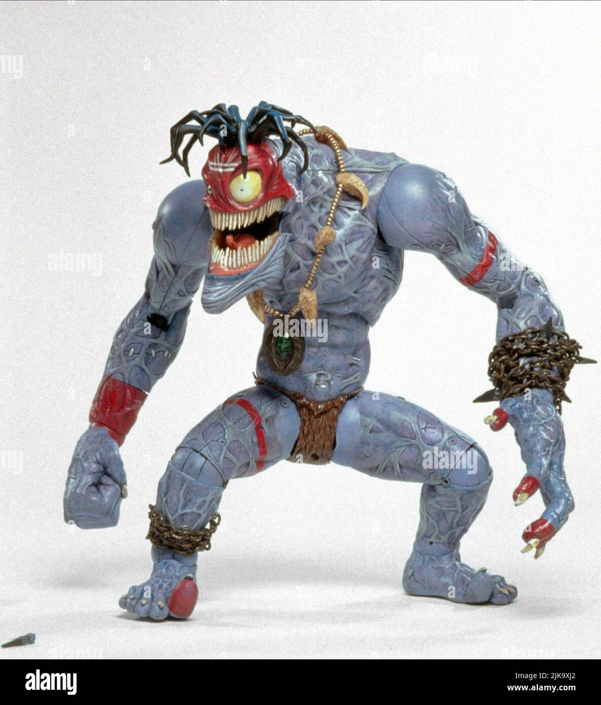 monster-film-small-soldiers-1998-director-joe-dante-10-july-1998-warning-this-photograph-is-for-editorial-use-only-and-is-the-copyright-of-universal-andor-the-photographer-assigned-by-the-film-or-production-company-and-can-only-be-reproduced-by-publications-in-conjunction-with-the-promotion-of-the-above-film-a-mandatory-credit-to-universal-is-required-the-photographer-should-also-be-credited-when-known-no-commercial-use-can-be-granted-without-written-authority-from-the-film-company-2JK9XJ2.jpg