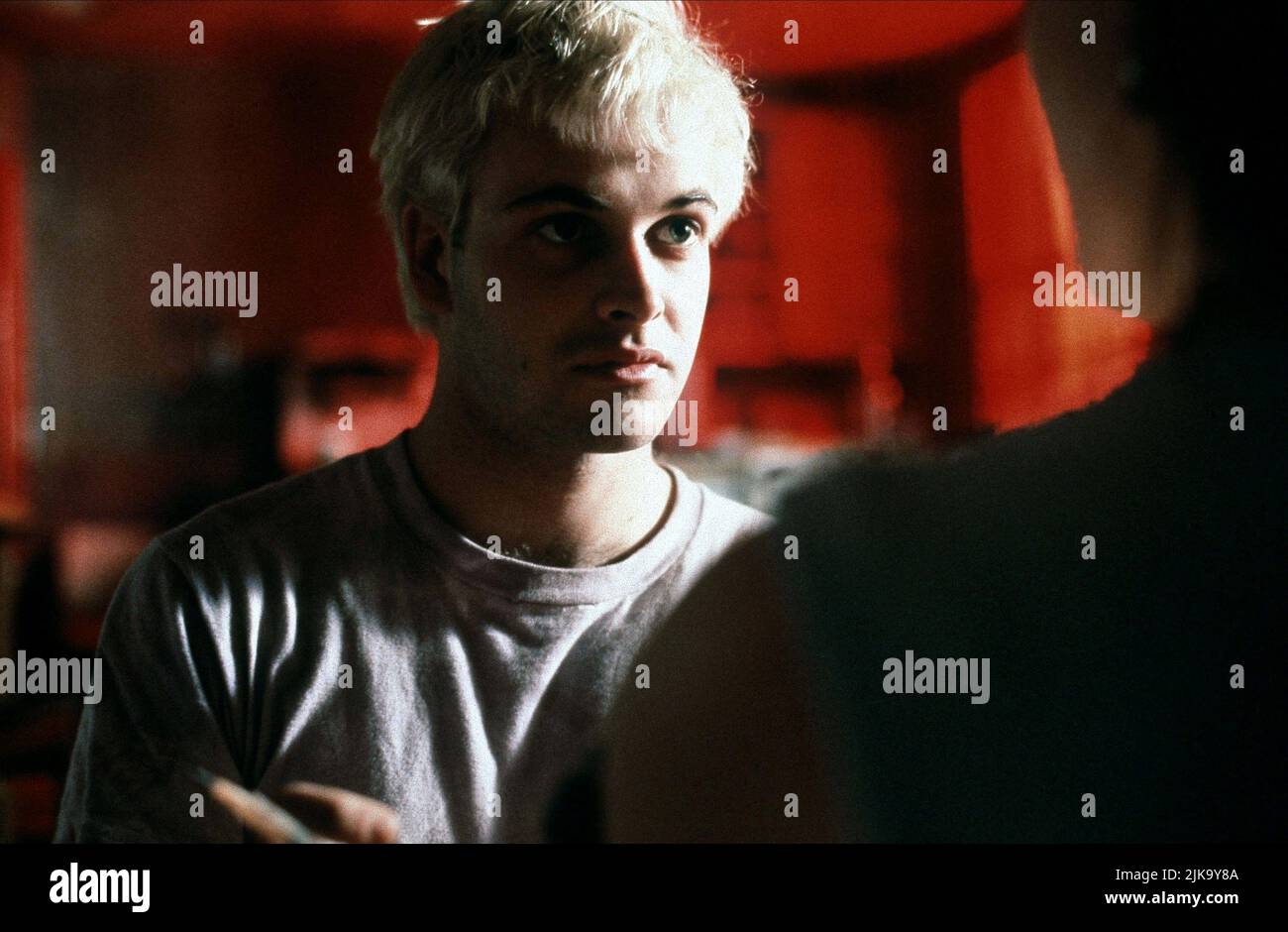 Jonny Lee Miller Film: Trainspotting (UK 1996) Characters: Sick Boy  Director: Danny Boyle 23 February 1996   **WARNING** This Photograph is for editorial use only and is the copyright of CHANNEL FOUR FILMS and/or the Photographer assigned by the Film or Production Company and can only be reproduced by publications in conjunction with the promotion of the above Film. A Mandatory Credit To CHANNEL FOUR FILMS is required. The Photographer should also be credited when known. No commercial use can be granted without written authority from the Film Company. Stock Photo