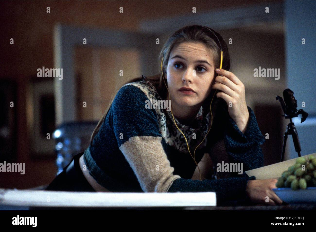 Alicia Silverstone Film: Hideaway (1998) Characters: Regina  Director: Hideaway 03 March 1995   **WARNING** This Photograph is for editorial use only and is the copyright of TRISTAR and/or the Photographer assigned by the Film or Production Company and can only be reproduced by publications in conjunction with the promotion of the above Film. A Mandatory Credit To TRISTAR is required. The Photographer should also be credited when known. No commercial use can be granted without written authority from the Film Company. Stock Photo