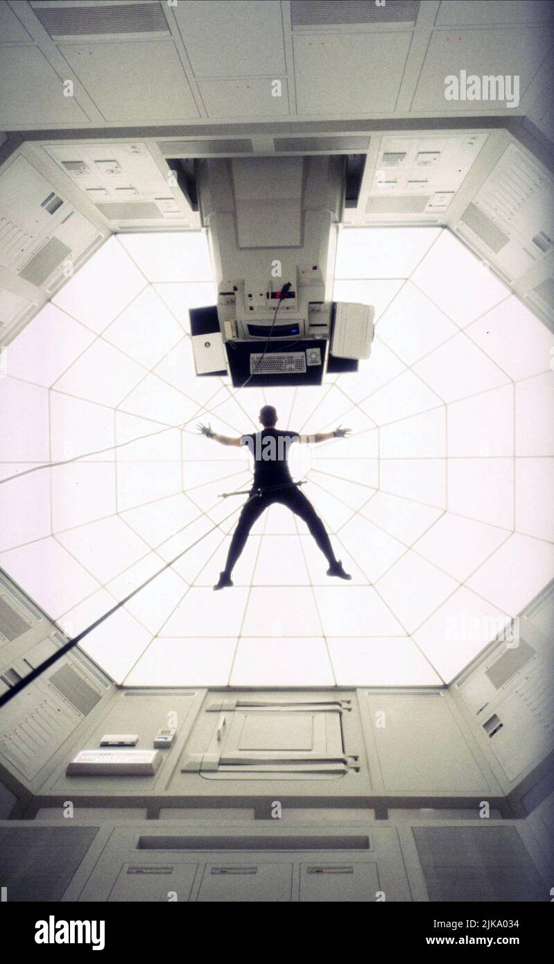 Tom Cruise Film Mission: Impossible (1996) Characters: Ethan Hunt ...