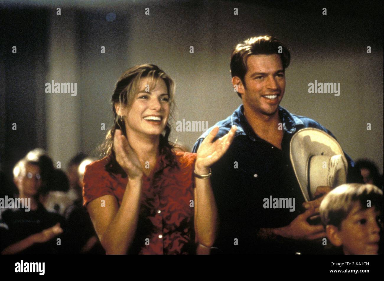 https://c8.alamy.com/comp/2JKA1CN/sandra-bullock-harry-connick-jr-film-hope-floats-1998-characters-birdee-pruitt-justin-matisse-director-forest-whitaker-29-may-1998-warning-this-photograph-is-for-editorial-use-only-and-is-the-copyright-of-20-century-fox-andor-the-photographer-assigned-by-the-film-or-production-company-and-can-only-be-reproduced-by-publications-in-conjunction-with-the-promotion-of-the-above-film-a-mandatory-credit-to-20-century-fox-is-required-the-photographer-should-also-be-credited-when-known-no-commercial-use-can-be-granted-without-written-authority-from-the-film-company-2JKA1CN.jpg