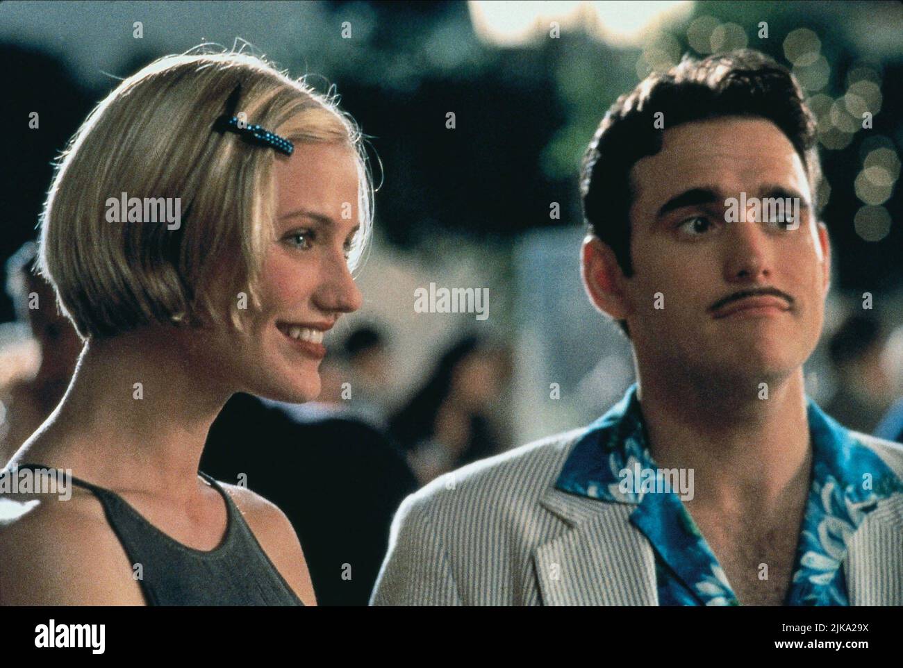 Cameron Diaz & Matt Dillon Film: There'S Something About Mary (USA 1998) Characters: Mary & Healy  Director: Bobby Farelly & Peter Farrelly 15 July 1998   **WARNING** This Photograph is for editorial use only and is the copyright of 20TH CENTURY FOX and/or the Photographer assigned by the Film or Production Company and can only be reproduced by publications in conjunction with the promotion of the above Film. A Mandatory Credit To 20TH CENTURY FOX is required. The Photographer should also be credited when known. No commercial use can be granted without written authority from the Film Company. Stock Photo