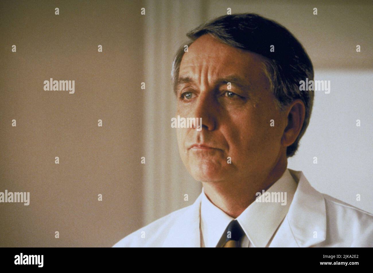 Bob Gunton Film: Patch Adams (1998) Characters: Dean Walcott  Director: Tom Shadyac 21 October 1998   **WARNING** This Photograph is for editorial use only and is the copyright of MCAUNIVERSAL and/or the Photographer assigned by the Film or Production Company and can only be reproduced by publications in conjunction with the promotion of the above Film. A Mandatory Credit To MCAUNIVERSAL is required. The Photographer should also be credited when known. No commercial use can be granted without written authority from the Film Company. Stock Photo