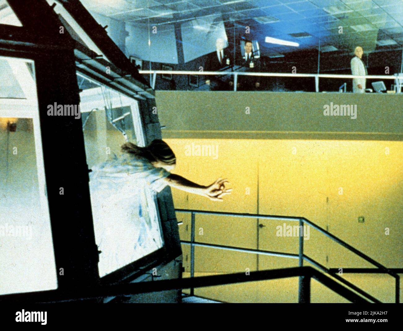 Natasha Henstridge & Ben Kingsley Film: Species (USA 1995) Characters: Sil  Director: Roger Donaldson 07 July 1995   **WARNING** This Photograph is for editorial use only and is the copyright of MGM and/or the Photographer assigned by the Film or Production Company and can only be reproduced by publications in conjunction with the promotion of the above Film. A Mandatory Credit To MGM is required. The Photographer should also be credited when known. No commercial use can be granted without written authority from the Film Company. Stock Photo