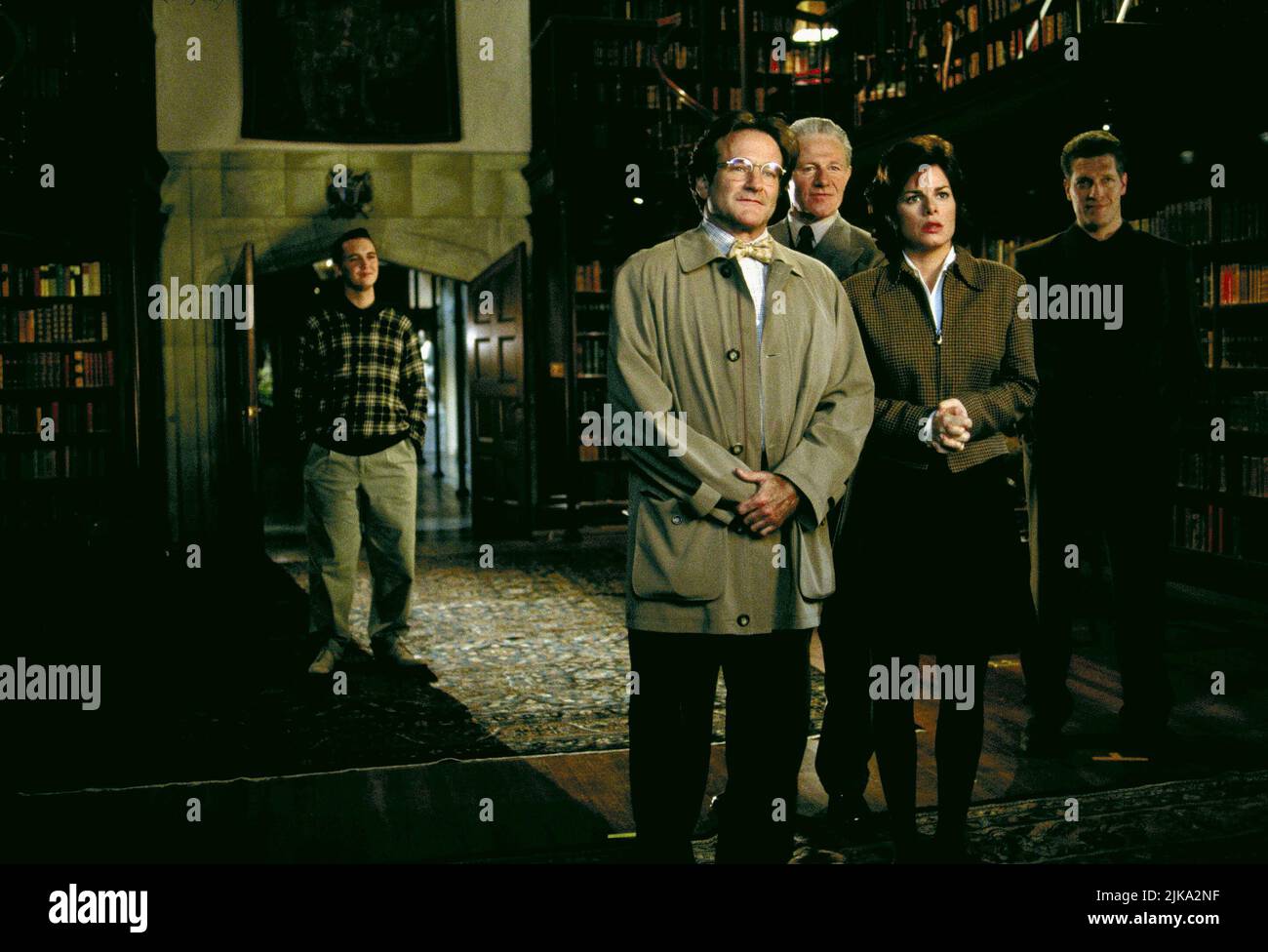 Wil Wheaton, Robin Williams, Raymond J. Barry, Marcia Gay Harden & Clancy Brown Film: Flubber (1997) Characters: Bennett Hoenicker,Professor Philip Brainard,Chester Hoenicker,Dr. Sara Jean Reynolds & Smith  Director: Les Mayfield 16 November 1997   **WARNING** This Photograph is for editorial use only and is the copyright of WALT DISNEY and/or the Photographer assigned by the Film or Production Company and can only be reproduced by publications in conjunction with the promotion of the above Film. A Mandatory Credit To WALT DISNEY is required. The Photographer should also be credited when known Stock Photo