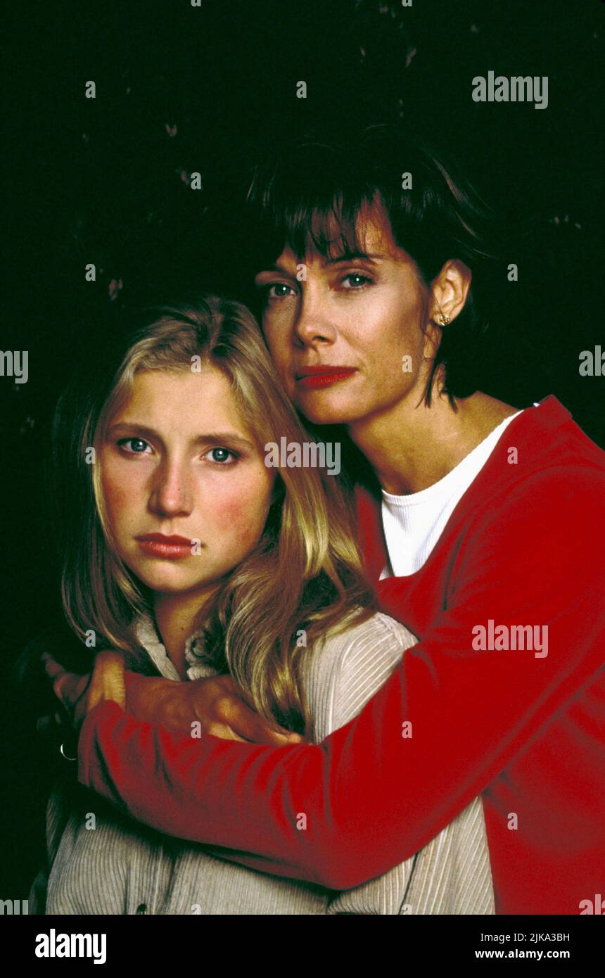 Sarah Chalke & Shanna Reed Film: Moment Of Truth: Stand Against Fear; Unlikely Suspects (1996) Characters: Krista Wilson & Anne Wilson  Director: Joseph L. Scanlan 16 December 1996   **WARNING** This Photograph is for editorial use only and is the copyright of O'HARA-HOROWITZ PRODUCTIONS and/or the Photographer assigned by the Film or Production Company and can only be reproduced by publications in conjunction with the promotion of the above Film. A Mandatory Credit To O'HARA-HOROWITZ PRODUCTIONS is required. The Photographer should also be credited when known. No commercial use can be granted Stock Photo