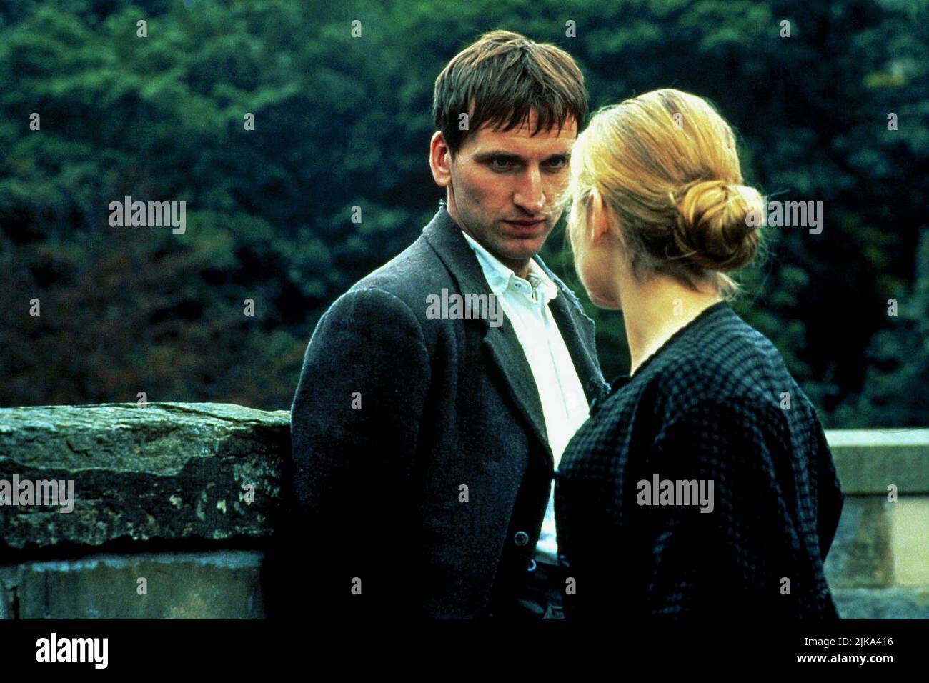 Christopher Eccleston & Kate Winslet Film: Jude (1996) Characters: Jude Fawley & Sue Bridehead  Director: Michael Winterbottom 10 September 1996   **WARNING** This Photograph is for editorial use only and is the copyright of BBC and/or the Photographer assigned by the Film or Production Company and can only be reproduced by publications in conjunction with the promotion of the above Film. A Mandatory Credit To BBC is required. The Photographer should also be credited when known. No commercial use can be granted without written authority from the Film Company. Stock Photo