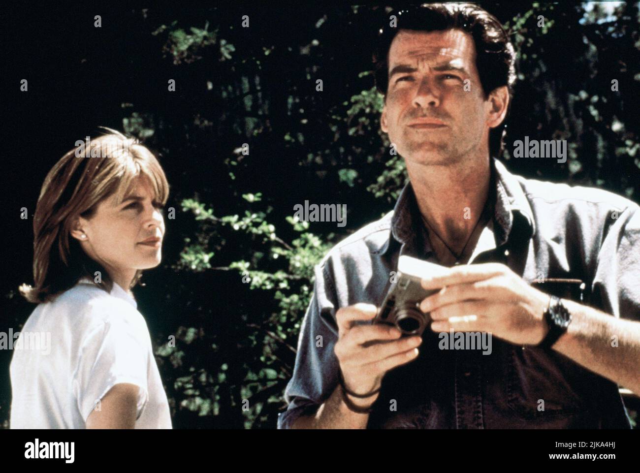 Linda Hamilton & Pierce Brosnan Film Dante'S Peak (USA 1997) Characters