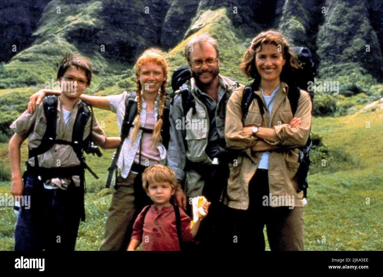 Gregory Smith, Natasha Lyonne, Carl Michael Lindner, Richard Dreyfuss & Barbara Williams Film: Krippendorf'S Tribe (1998) Characters: Mickey Krippendorf,Shelly Krippendorf,Edmund Krippendorf,Prof. James Krippendorf & Prof. Jennifer Harding Krippendorf  Director: Todd Holland 27 February 1998   **WARNING** This Photograph is for editorial use only and is the copyright of BUENA VISTA and/or the Photographer assigned by the Film or Production Company and can only be reproduced by publications in conjunction with the promotion of the above Film. A Mandatory Credit To BUENA VISTA is required. The P Stock Photo