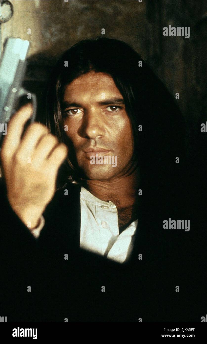 thejackalhasarrived: ANTONIO BANDERAS in DESPERADO - Life on Mars