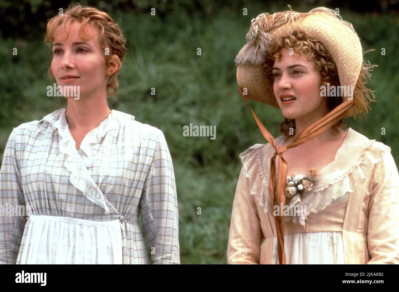 Thompson & Kate Winslet Film: Sense And Sensibility (USA/UK 1995) Characters: Elinor Dashwood & Marianne Dashwood Director: Ang Lee December 1995 **WARNING** This Photograph is for editorial use only and