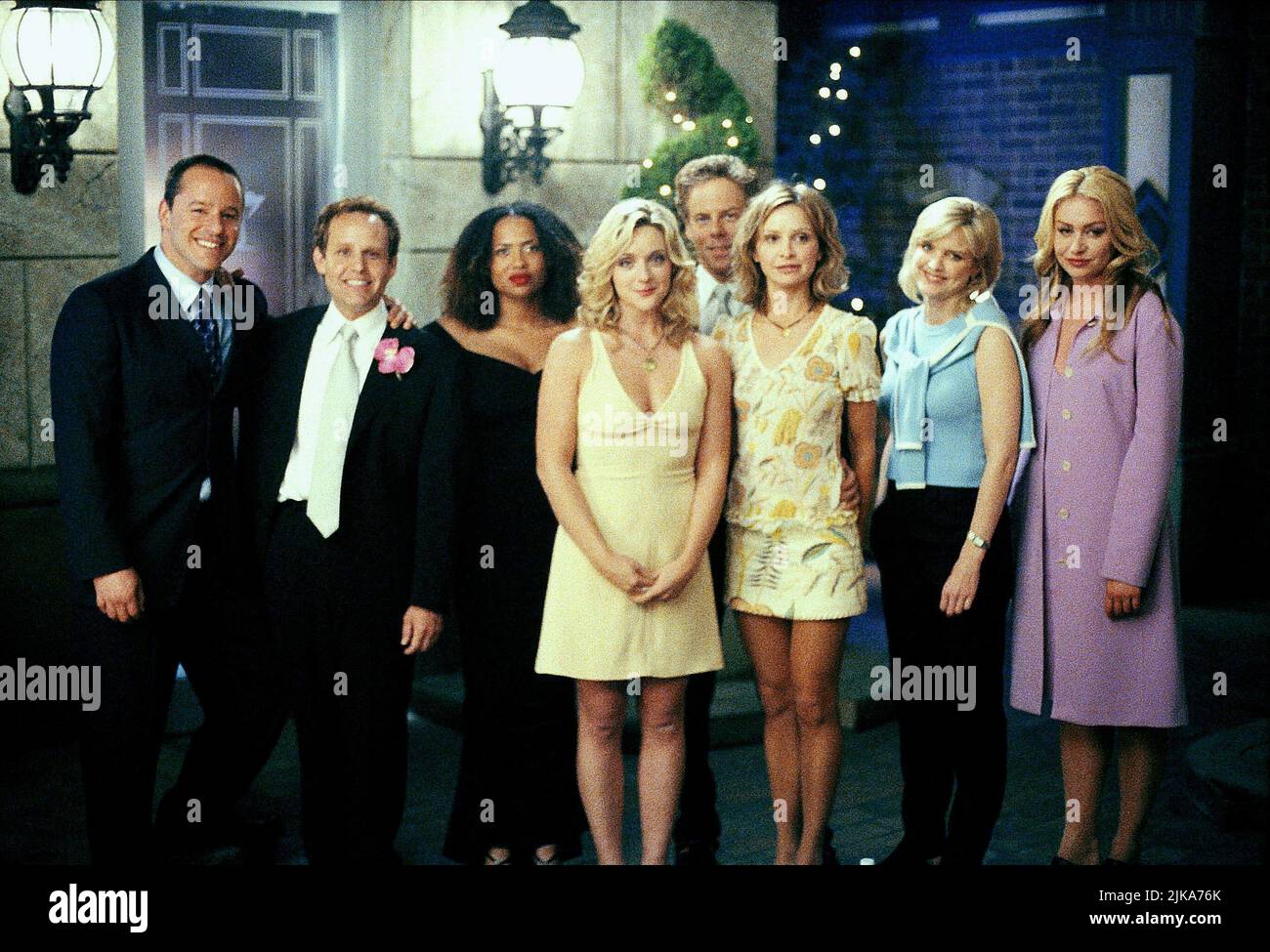 Gil Bellows, Peter Macnicol, Regina Hall, Portia De Rossi, Jane Krakowski, Greg Germann & Calista Flockhart Television: Ally Mcbeal (TV-Serie) Characters: Billy Thomas,John Cage,Corretta Lipp,Nell Porter,Elaine Vassal,Richard Fish,Ally McBeal  Usa 1997-2002, 14 September 1998   **WARNING** This Photograph is for editorial use only and is the copyright of 20TH CENTURY FOX TELEVISION and/or the Photographer assigned by the Film or Production Company and can only be reproduced by publications in conjunction with the promotion of the above Film. A Mandatory Credit To 20TH CENTURY FOX TELEVISION is Stock Photo