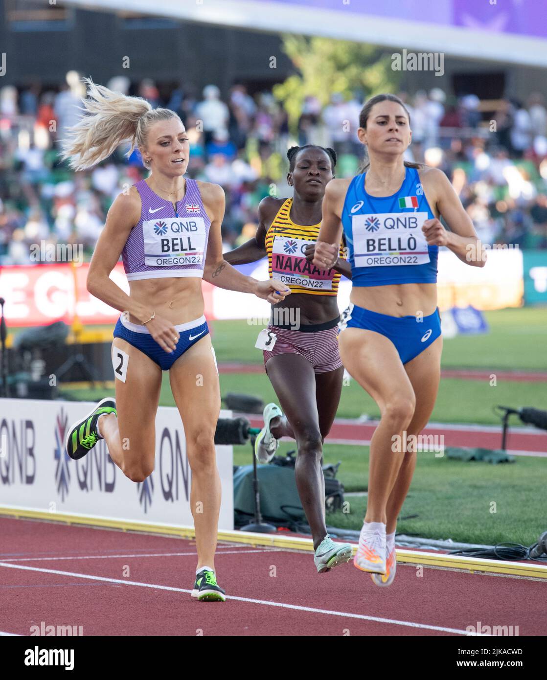 Alex Bell (GB&NI) and Elena Bello (ITA) competing in the women’s 800m