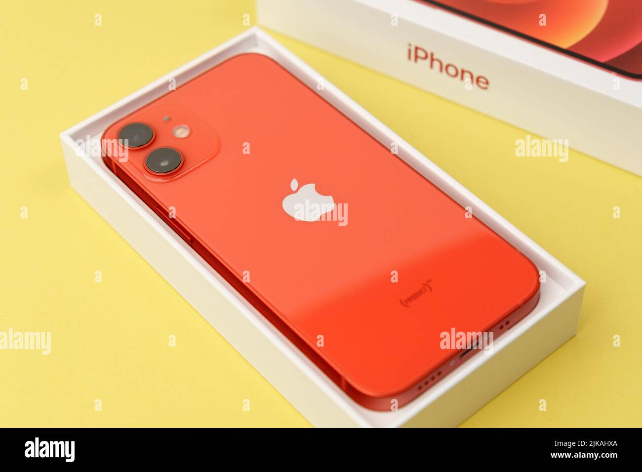 スマートフォン本体 Apple iPhone 12 mini product(RED)64GB Apple iPhone 12 mini (PRODUCT)RED 64GB SIMフリー [レッド