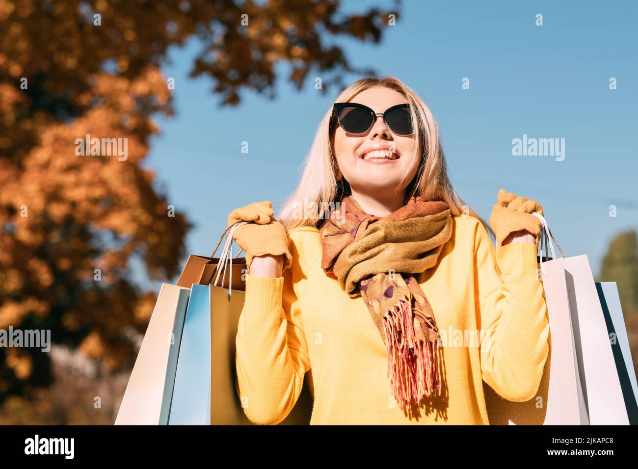fashionista lifestyle shopping autumn blue sky Stock Photo
