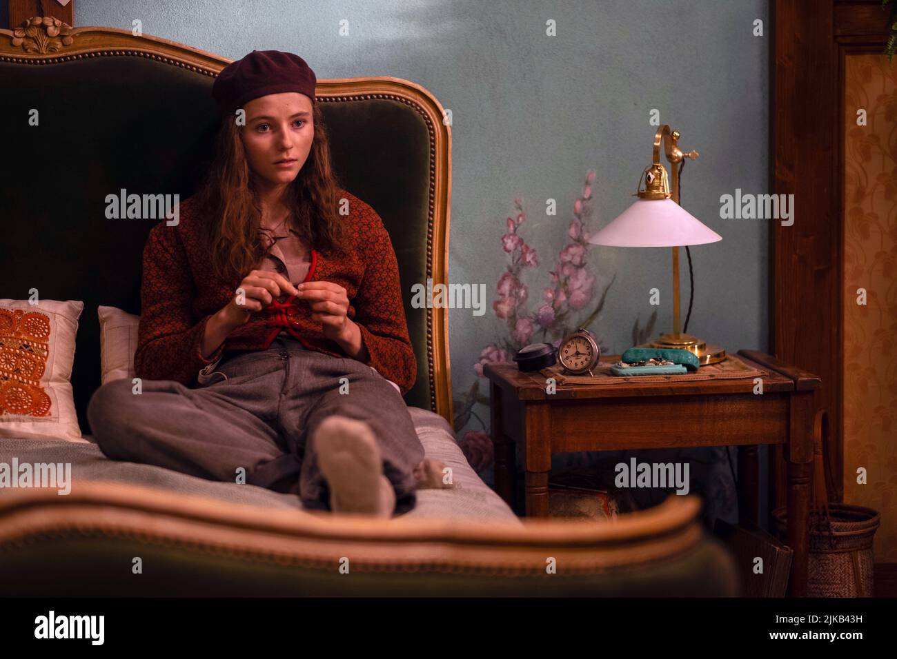 THOMASIN MCKENZIE in JOJO RABBIT (2019), directed by TAIKA WAITITI. Credit: PIKI FILMS / Album Stock Photo