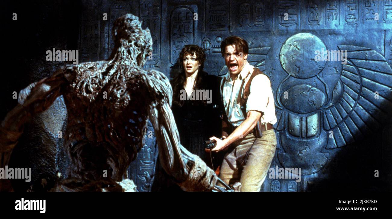 Brendan Fraser & Rachel Weisz Film: The Mummy (USA 1999) Characters: Richard 'Rick' O'Connell & Evelyn Carnahan  Director: Stephen Sommers 16 April 1999   **WARNING** This Photograph is for editorial use only and is the copyright of UNIVERSAL PICTURES and/or the Photographer assigned by the Film or Production Company and can only be reproduced by publications in conjunction with the promotion of the above Film. A Mandatory Credit To UNIVERSAL PICTURES is required. The Photographer should also be credited when known. No commercial use can be granted without written authority from the Film Compa Stock Photo