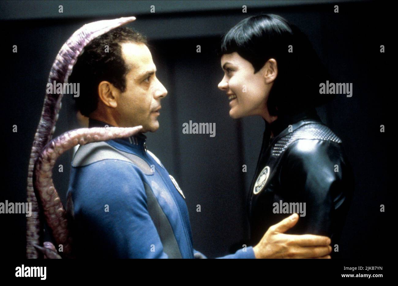 Tim Allen & Monster Film: Galaxy Quest (USA 1999) Characters: Jason Nesmith  Director: Dean Parisot 23 December 1999   **WARNING** This Photograph is for editorial use only and is the copyright of DREAMWORKS SKG and/or the Photographer assigned by the Film or Production Company and can only be reproduced by publications in conjunction with the promotion of the above Film. A Mandatory Credit To DREAMWORKS SKG is required. The Photographer should also be credited when known. No commercial use can be granted without written authority from the Film Company. Stock Photo