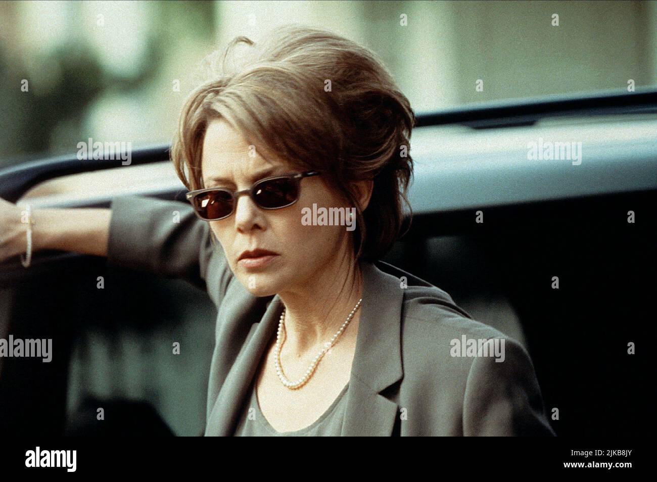 Annette Bening Film American Beauty USA 1999 Characters Carolyn annette-bening-film-american-beauty-usa-1999-characters-carolyn