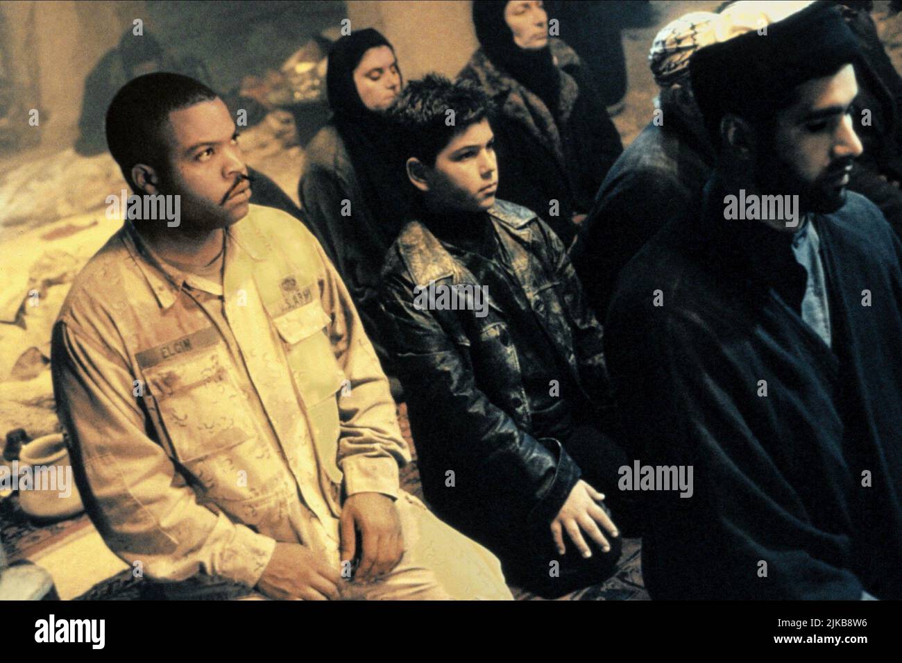 Ice Cube Film: Three Kings (USA/AUS 1999) Characters: Chief Elgin  Director: David O. Russell 27 September 1999   **WARNING** This Photograph is for editorial use only and is the copyright of WARNER BROS. and/or the Photographer assigned by the Film or Production Company and can only be reproduced by publications in conjunction with the promotion of the above Film. A Mandatory Credit To WARNER BROS. is required. The Photographer should also be credited when known. No commercial use can be granted without written authority from the Film Company. Stock Photo