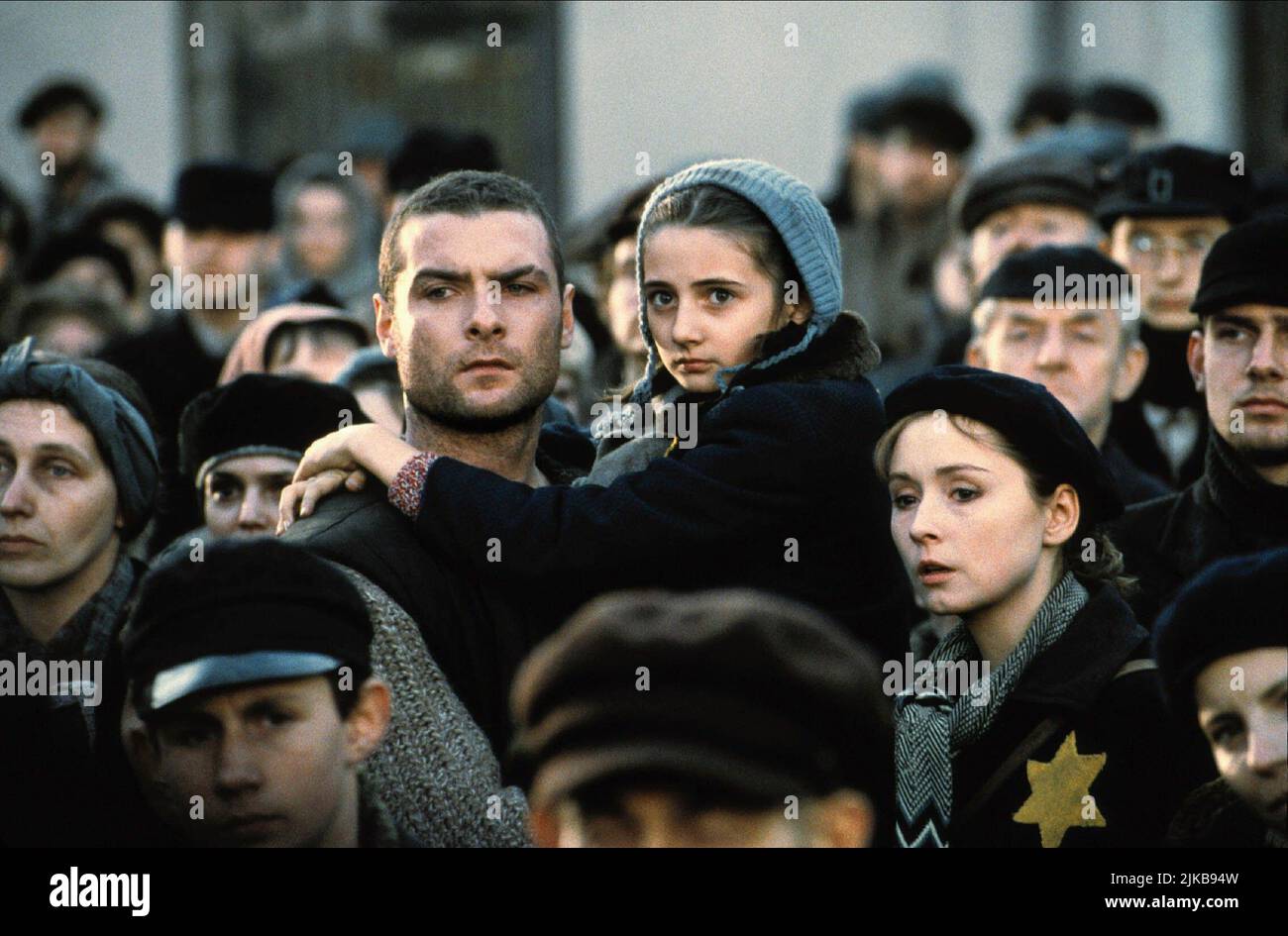 Liev Schreiber & Hannah Taylor-Gordon Film: Jakob The Liar (1999) Characters: Mischa & Lina  Director: Peter Kassovitz 16 September 1999   **WARNING** This Photograph is for editorial use only and is the copyright of TRISTAR PICTURES / EGON ENDRÉNYI and/or the Photographer assigned by the Film or Production Company and can only be reproduced by publications in conjunction with the promotion of the above Film. A Mandatory Credit To TRISTAR PICTURES / EGON ENDRÉNYI is required. No commercial use can be granted without written authority from the Film Company. Stock Photo