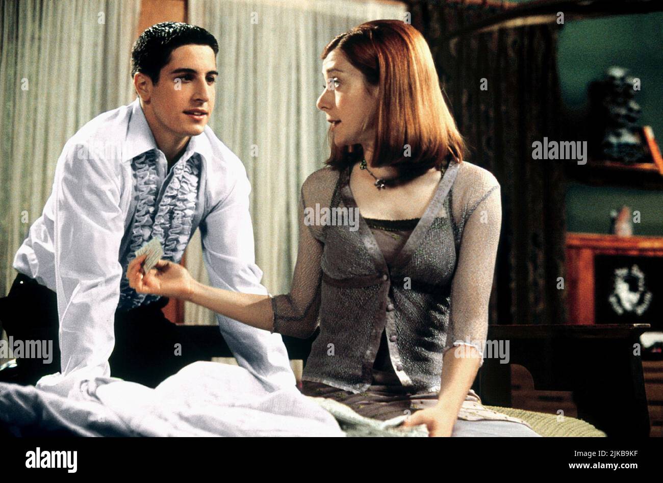 Jason Biggs & Alyson Hannigan Film: American Pie (1999) Characters: Jim Levenstein & Michelle Flaherty  Director: Paul Weitz 09 July 1999   **WARNING** This Photograph is for editorial use only and is the copyright of UNIVERSAL and/or the Photographer assigned by the Film or Production Company and can only be reproduced by publications in conjunction with the promotion of the above Film. A Mandatory Credit To UNIVERSAL is required. The Photographer should also be credited when known. No commercial use can be granted without written authority from the Film Company. Stock Photo