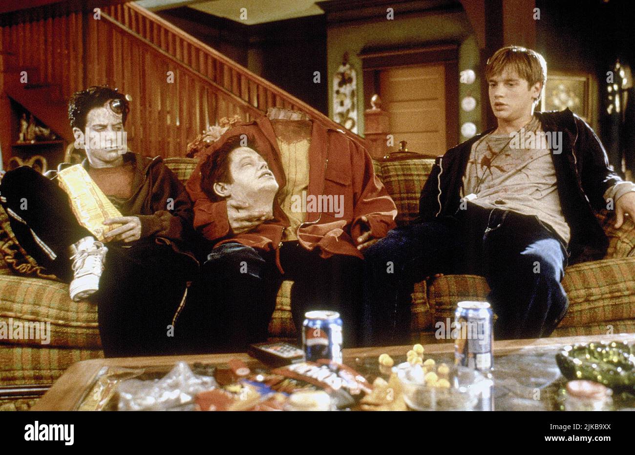 Seth Green, Elden Henson & Devon Sawa Film: Idle Hands (1999) Characters: Mick,Pnub & Anton Tobias  Director: Rodman Flender 30 April 1999   **WARNING** This Photograph is for editorial use only and is the copyright of COLUMBIA and/or the Photographer assigned by the Film or Production Company and can only be reproduced by publications in conjunction with the promotion of the above Film. A Mandatory Credit To COLUMBIA is required. The Photographer should also be credited when known. No commercial use can be granted without written authority from the Film Company. Stock Photo