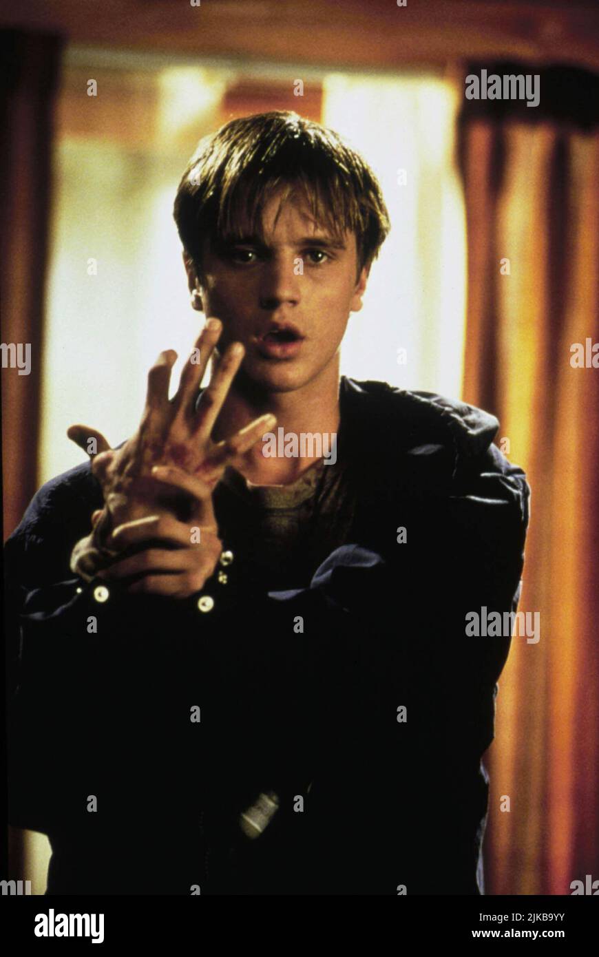 Devon Sawa Film: Idle Hands (1999) Characters: Anton Tobias  Director: Rodman Flender 30 April 1999   **WARNING** This Photograph is for editorial use only and is the copyright of COLUMBIA and/or the Photographer assigned by the Film or Production Company and can only be reproduced by publications in conjunction with the promotion of the above Film. A Mandatory Credit To COLUMBIA is required. The Photographer should also be credited when known. No commercial use can be granted without written authority from the Film Company. Stock Photo