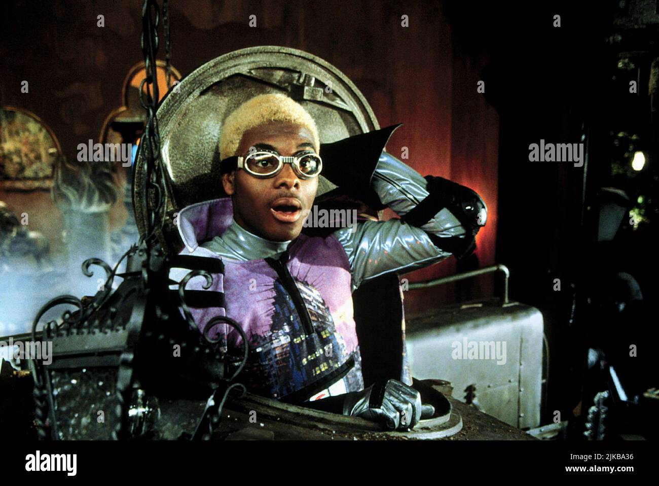 Kel Mitchell Film: Mystery Men (USA 1999) Characters: The Invisible Boy  Director: Kinka Usher 22 July 1999   **WARNING** This Photograph is for editorial use only and is the copyright of UNIVERSAL and/or the Photographer assigned by the Film or Production Company and can only be reproduced by publications in conjunction with the promotion of the above Film. A Mandatory Credit To UNIVERSAL is required. The Photographer should also be credited when known. No commercial use can be granted without written authority from the Film Company. Stock Photo