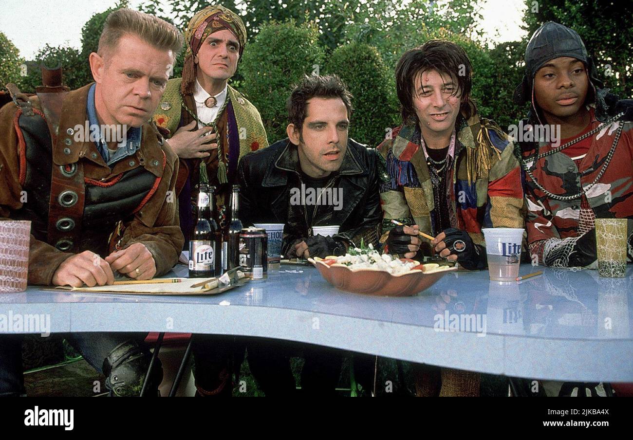 William H. Macy,Hank Azaria, Ben Stiller, Paul Reubens, Kel Mitchell Film: Mystery Men (USA 1999) Characters: The Shoveller,The Blue Raja,Mr. Furious,The Spleen,The Invisible Boy  Director: Kinka Usher 22 July 1999   **WARNING** This Photograph is for editorial use only and is the copyright of UNIVERSAL and/or the Photographer assigned by the Film or Production Company and can only be reproduced by publications in conjunction with the promotion of the above Film. A Mandatory Credit To UNIVERSAL is required. The Photographer should also be credited when known. No commercial use can be granted w Stock Photo