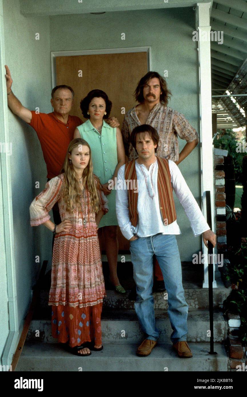 Bill Smitrovich, Annie Corley, Jerry O'Connell, Julia Stiles, Josh Hamilton Television: The 60'S (1999)   07 February 1999   **WARNING** This Photograph is for editorial use only and is the copyright of NBC and/or the Photographer assigned by the Film or Production Company and can only be reproduced by publications in conjunction with the promotion of the above Film. A Mandatory Credit To NBC is required. The Photographer should also be credited when known. No commercial use can be granted without written authority from the Film Company. Stock Photo