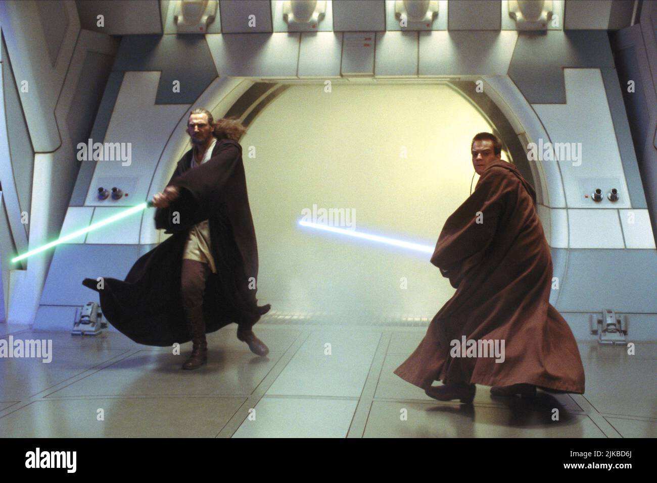 liam-neeson-ewan-mcgregor-film-star-wars-episode-i-the-phantom