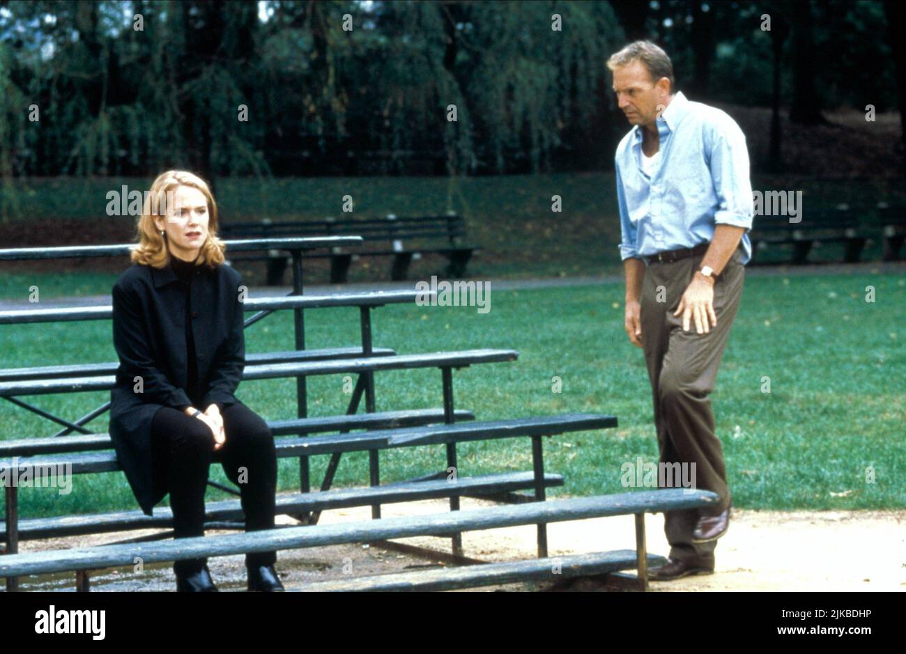 Kelly Preston & Kevin Costner Film: For Love Of The Game (USA 1999) Characters: Jane Aubrey, Billy Chapel  Director: Sam Raimi 15 September 1999   **WARNING** This Photograph is for editorial use only and is the copyright of UNIVERSAL PICTURES and/or the Photographer assigned by the Film or Production Company and can only be reproduced by publications in conjunction with the promotion of the above Film. A Mandatory Credit To UNIVERSAL PICTURES is required. The Photographer should also be credited when known. No commercial use can be granted without written authority from the Film Company. Stock Photo